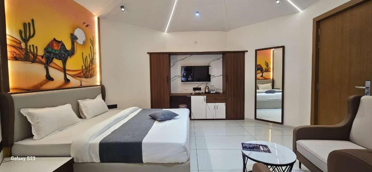Shree Jalaram Resort Kodae ภายนอก รูปภาพ