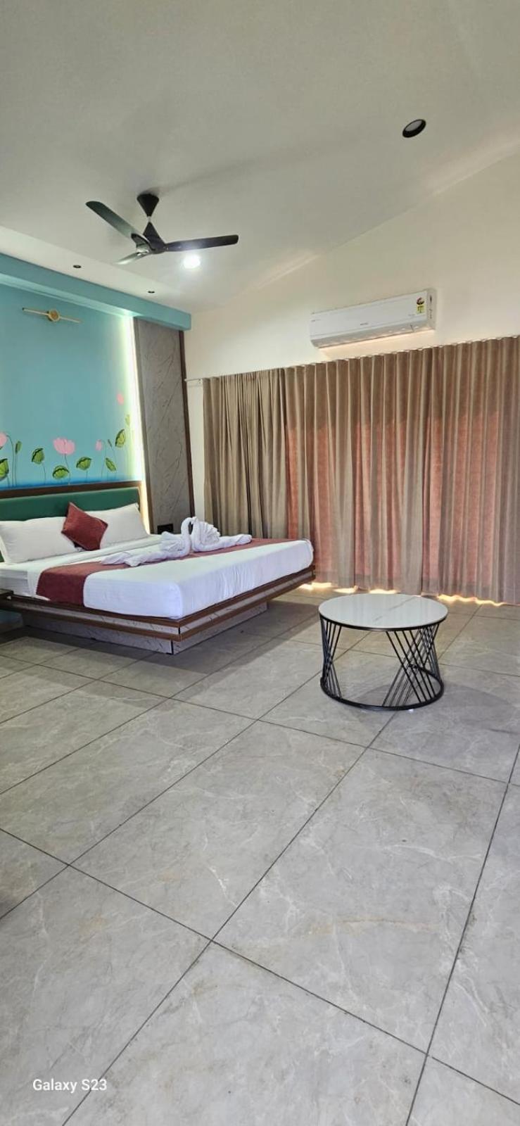 Shree Jalaram Resort Kodae ภายนอก รูปภาพ