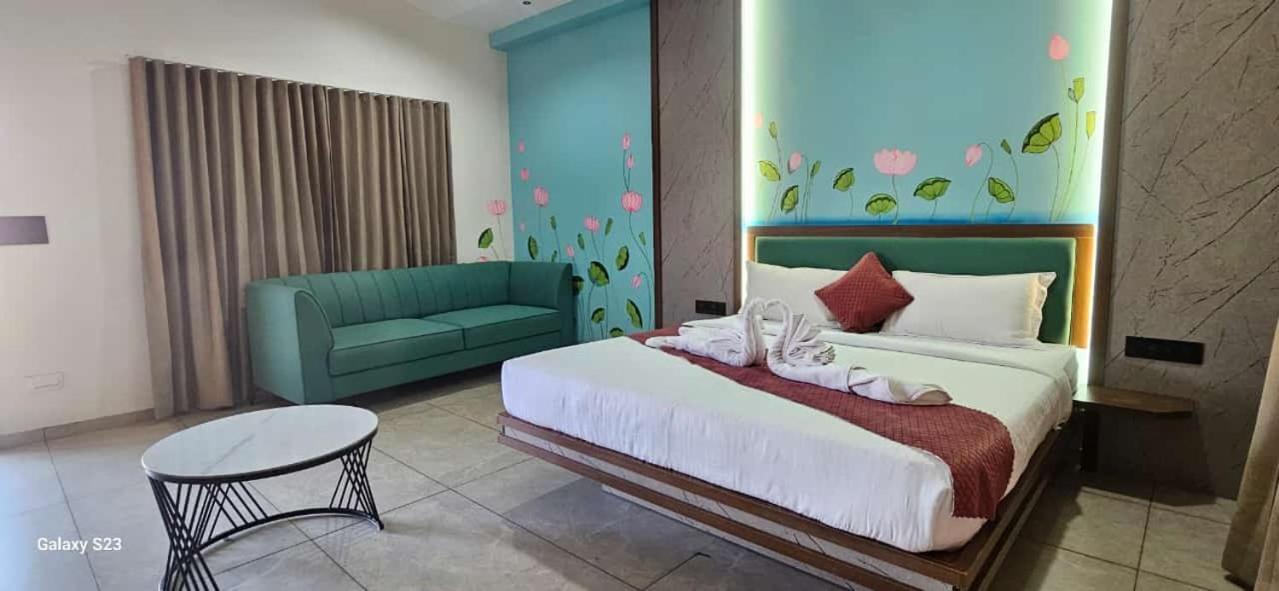 Shree Jalaram Resort Kodae ภายนอก รูปภาพ