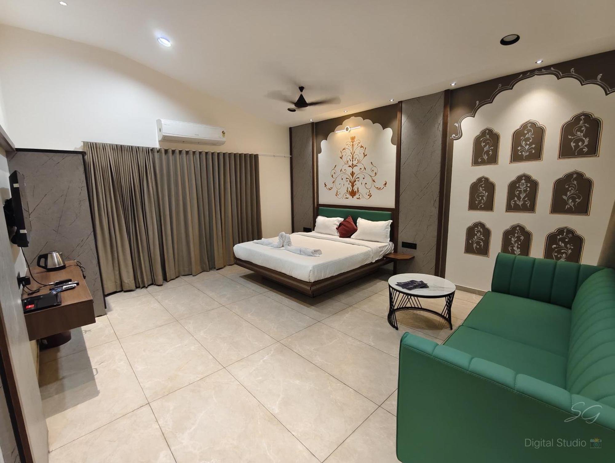Shree Jalaram Resort Kodae ภายนอก รูปภาพ