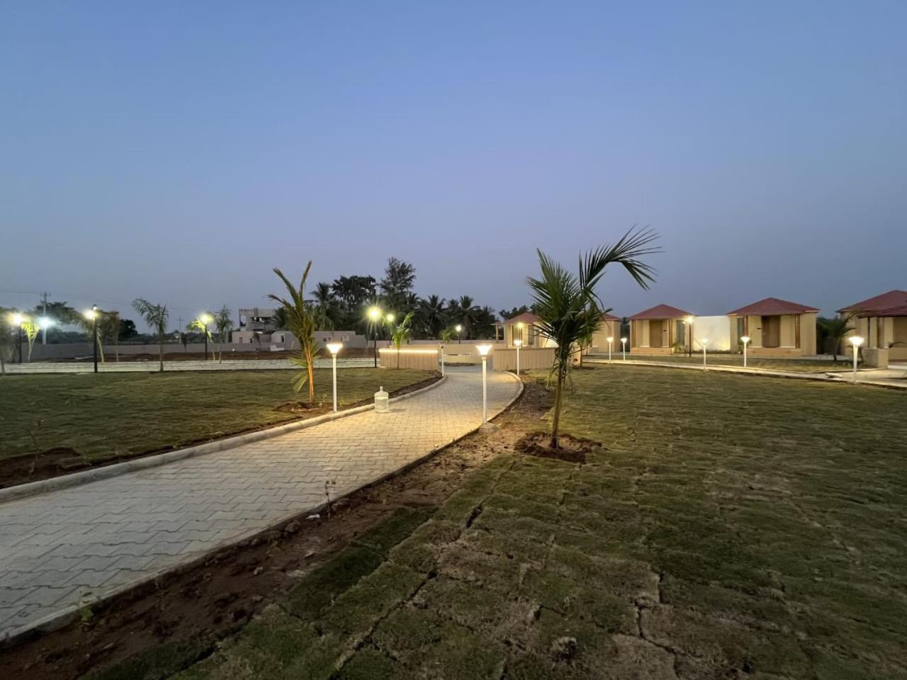 Shree Jalaram Resort Kodae ภายนอก รูปภาพ